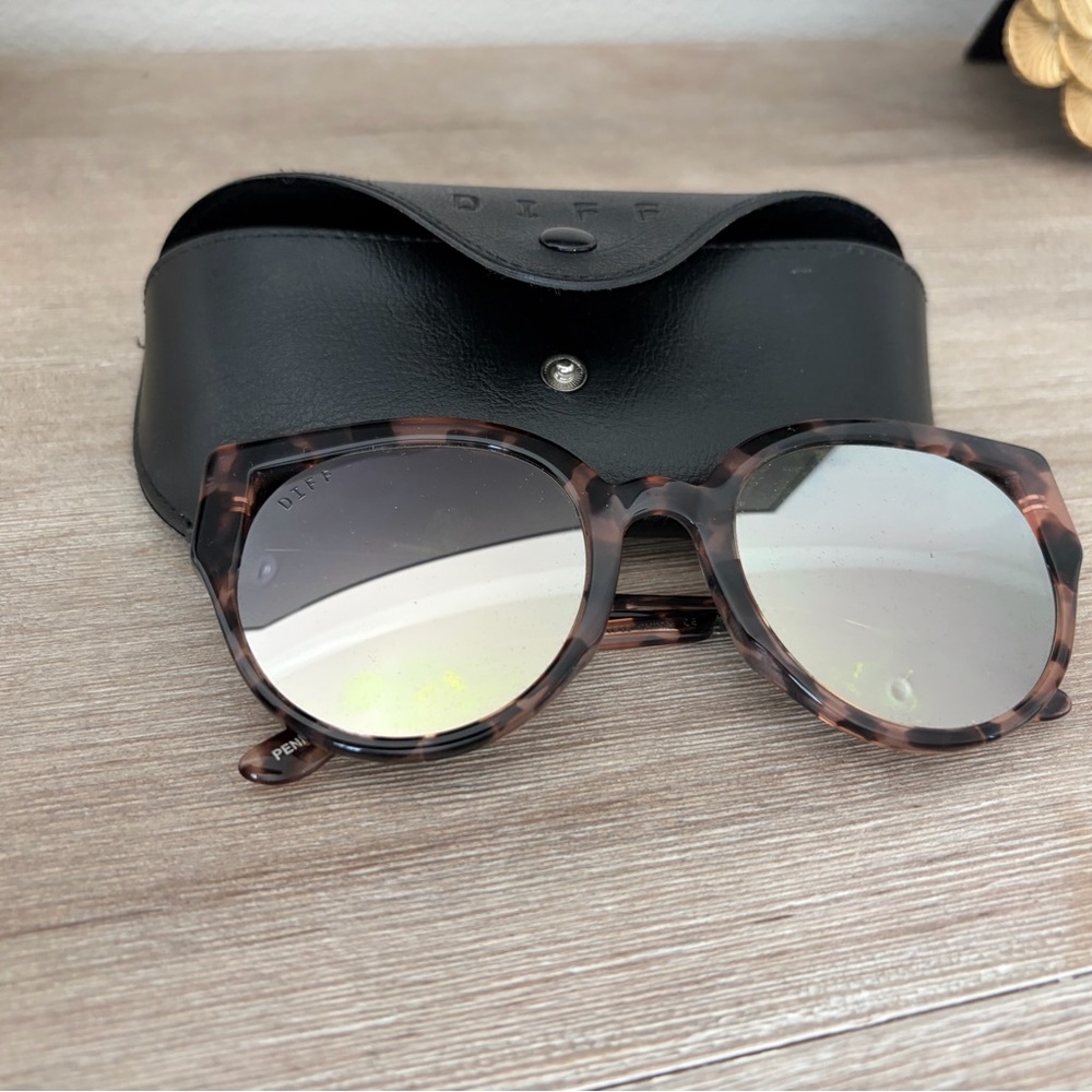 Diff Eyewear Brown Tortoise Sunglasses - image 1